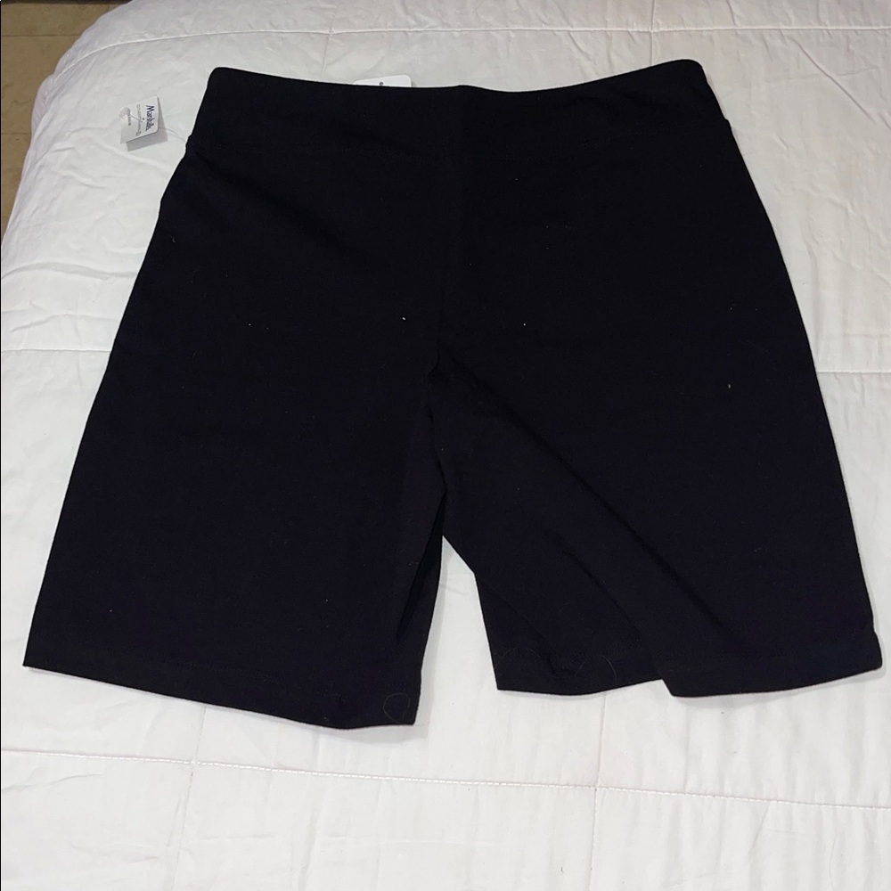 Danskin Black Women’s Athletic Shorts SP (4-6) - Picture 2 of 5